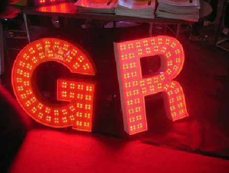 洪雅LED发光字常见的安装误区。