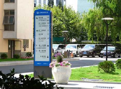 洪雅哪些因素影响宣传栏的制作？